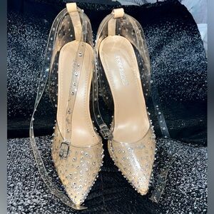 Shoe Dazzle size 8.5; grab these gorgeous 4 inch heels before they’re gone! 👠✨